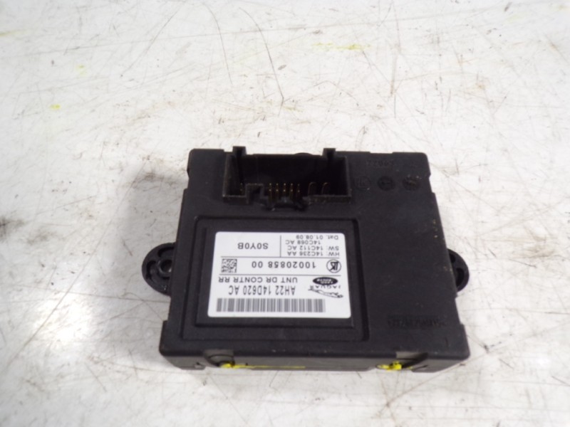 Recambio de modulo electronico para land rover discovery 4 tdv6 se referencia OEM IAM LR016363 AH2214D620AC 