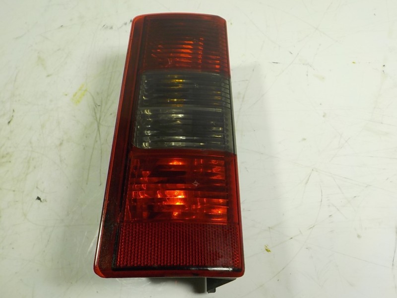 Recambio de piloto trasero izquierdo para opel combo (corsa c) 1.3 16v cdti referencia OEM IAM   