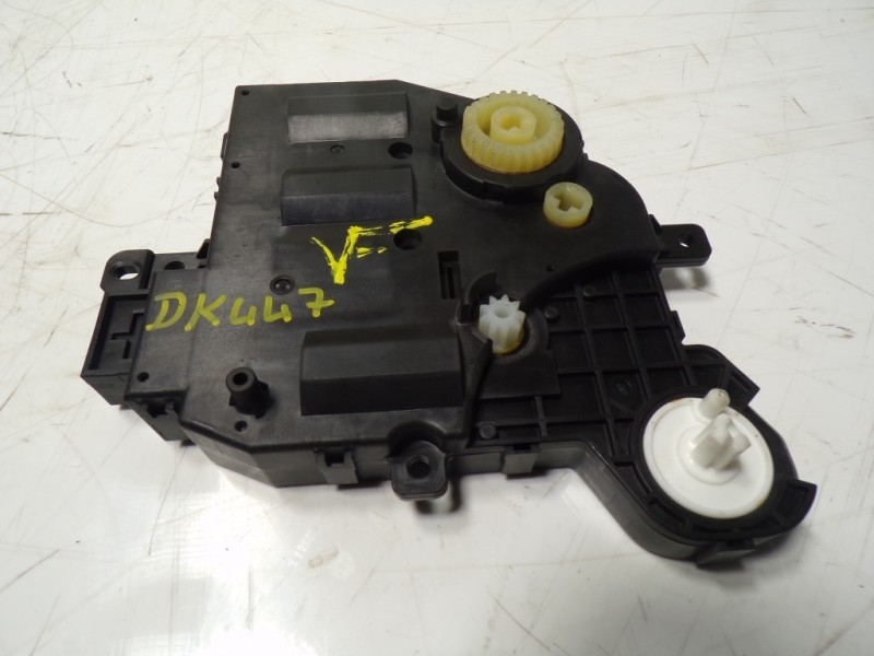 Recambio de modulo electronico para toyota rav4 hybrid 4x2 advance referencia OEM IAM  0638009004 