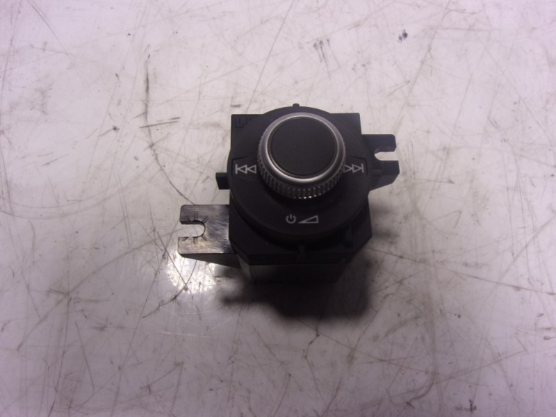 Recambio de mando multifuncion para audi q2 (gab) 1.6 tdi referencia OEM IAM 81B919616A 81B919616A 