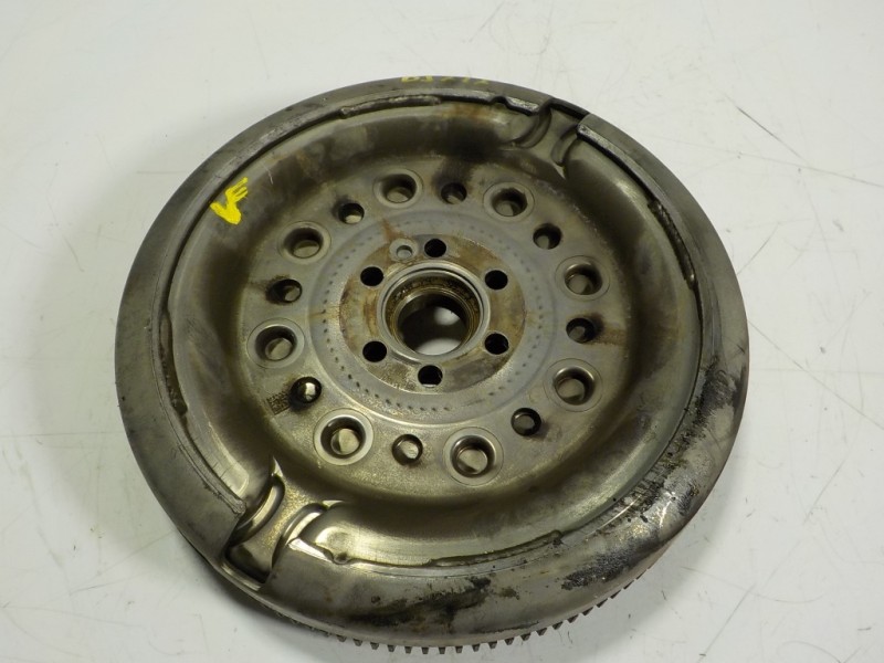 Recambio de volante motor para volkswagen golf vii lim. 1.0 tsi referencia OEM IAM 04C105266E 04C105266E 052294002258