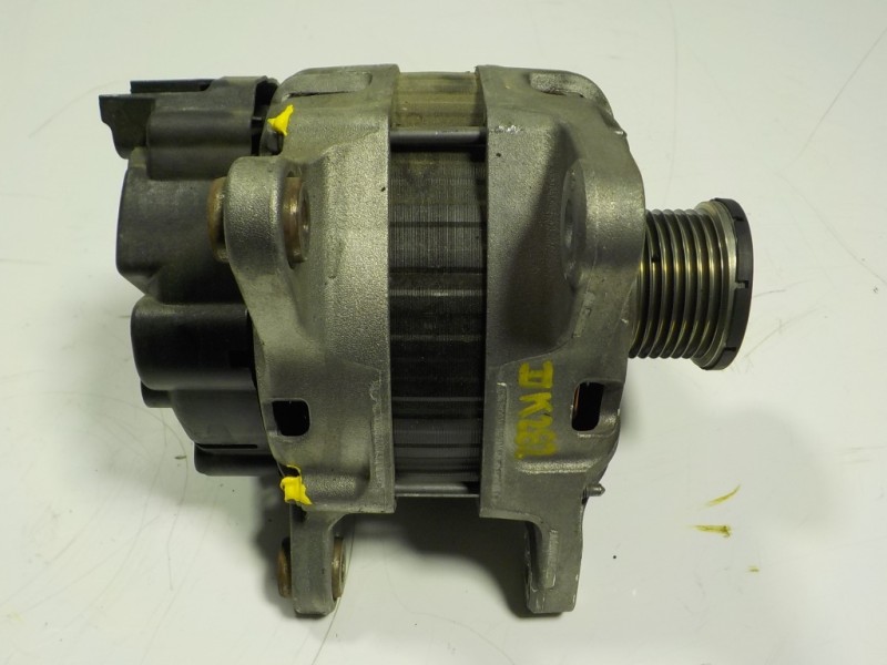 Recambio de alternador para renault captur 1.2 tce energy referencia OEM IAM 231006677R 231006677R TG12S272