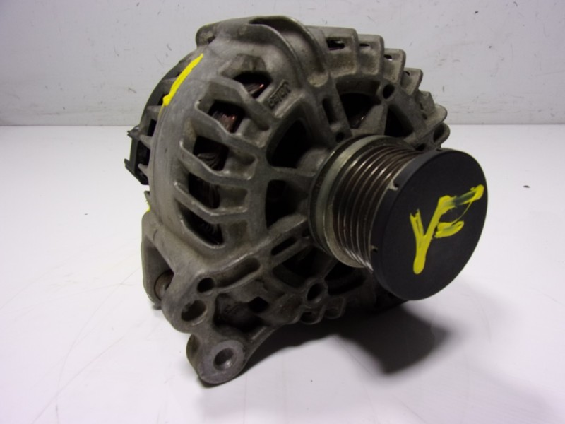 Recambio de alternador para seat leon (5f1) 2.0 tdi referencia OEM IAM 03L903023J 03L903023J 