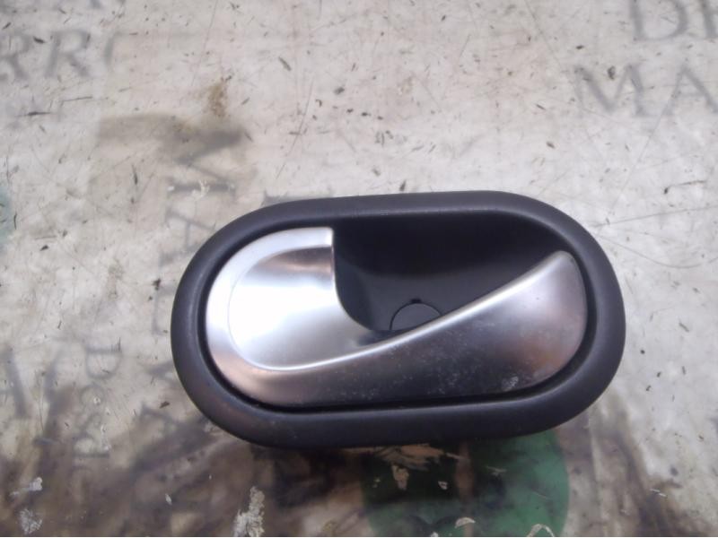 Recambio de maneta interior delantera izquierda para renault clio iii confort dynamique referencia OEM IAM   