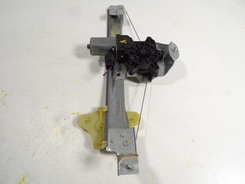 Recambio de elevalunas trasero izquierdo para renault captur 0.9 tce referencia OEM IAM 827012973R 12800147201D 12800147201D