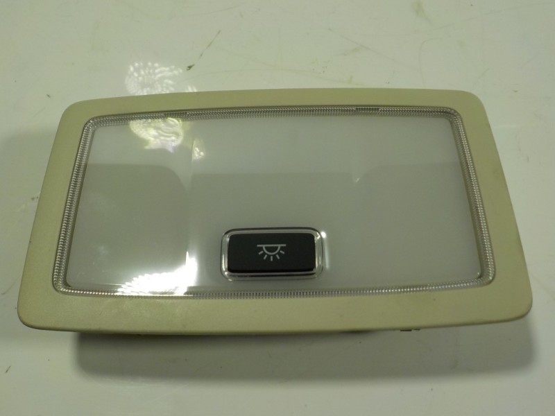 Recambio de piloto interior para lexus nx 300h 2wd referencia OEM IAM 8136078010A0  