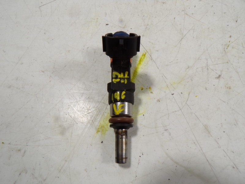 Recambio de inyector para renault captur 0.9 tce referencia OEM IAM 166004787R 166004787R 0280158366