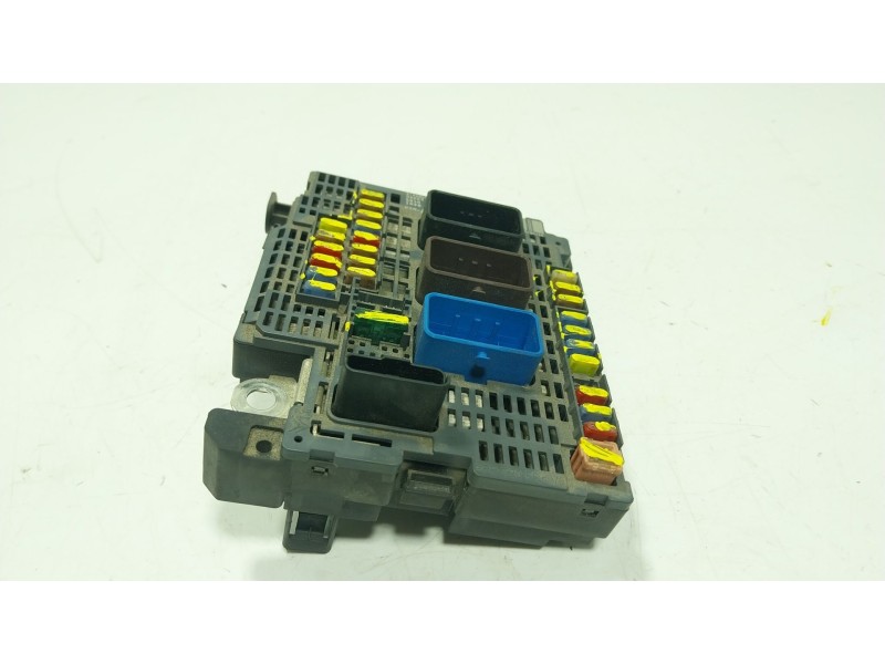 Recambio de caja reles / fusibles para citroën ds5 1.6 hdi 110 referencia OEM IAM 1607285280 9677987580 