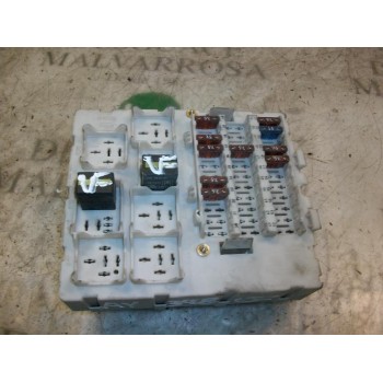 CAJA RELES / FUSIBLES 