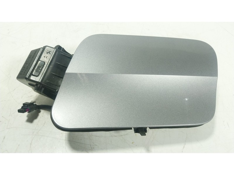 Recambio de tapa combustible para peugeot 3008 ii suv (mc_, mr_, mj_, m4_) hybrid 180 referencia OEM IAM 9822543180 9823707680 
