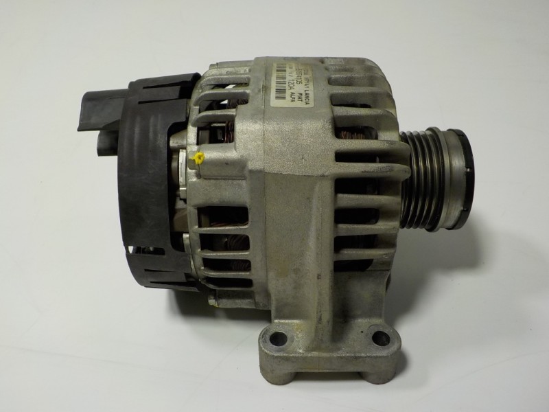 Recambio de alternador para alfa romeo giulietta (191) 1.4 turbo cat referencia OEM IAM 51874105 51874105 