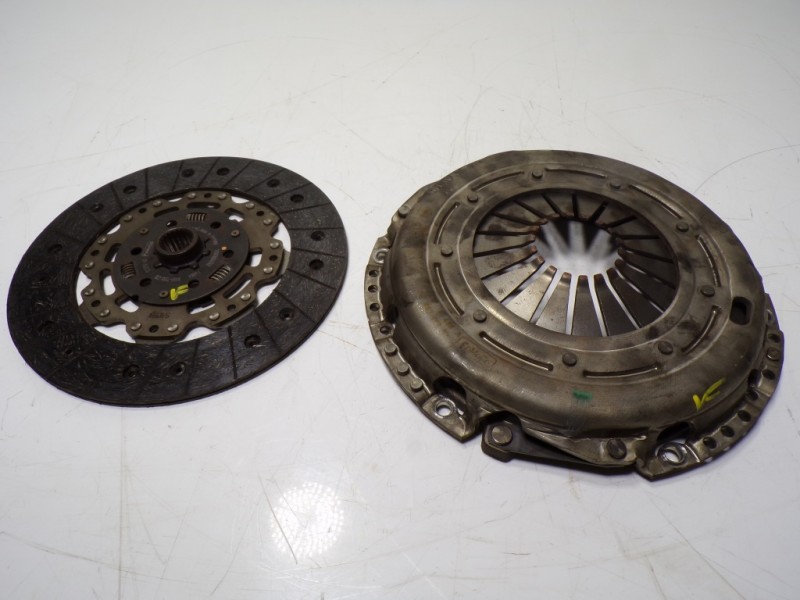 Recambio de kit embrague para ford focus lim. (cb8) 1.6 tdci cat referencia OEM IAM 2015110 AV617563CB 