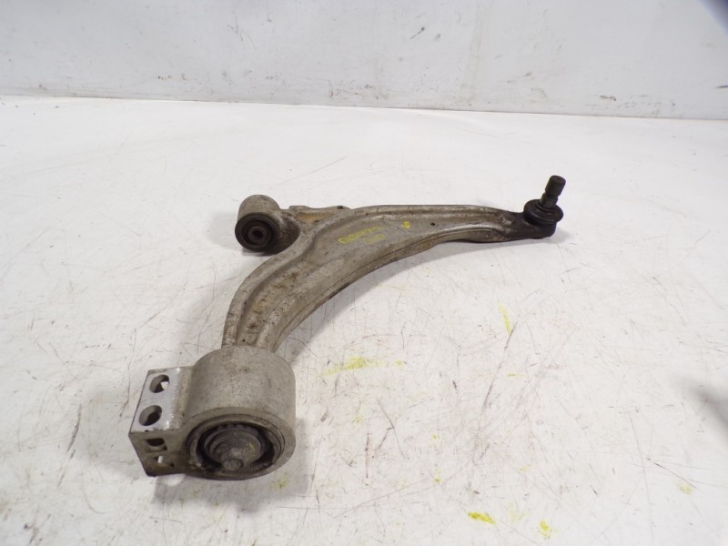 Recambio de brazo suspension inferior delantero derecho para opel zafira tourer 2.0 cdti cat referencia OEM IAM 13371817  