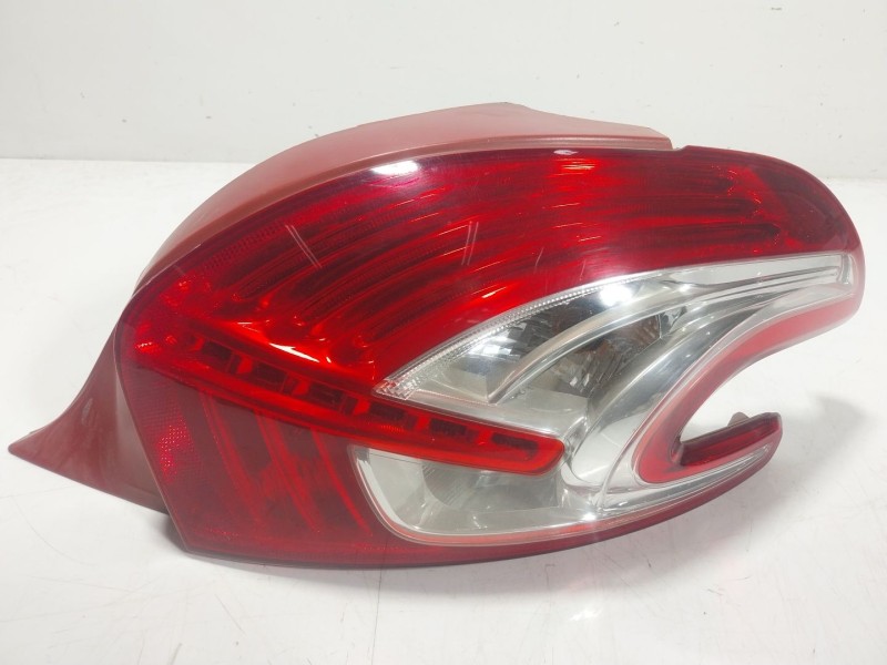 Recambio de piloto trasero derecho para peugeot 208 i (ca_, cc_) 1.2 vti 82 referencia OEM IAM 9672628380  