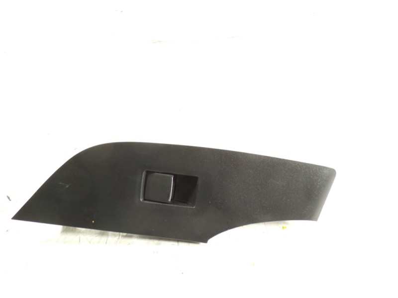 Recambio de mando elevalunas trasero izquierdo para toyota rav4 hybrid 4x2 advance referencia OEM IAM 8481012110 3361E13 3361E13
