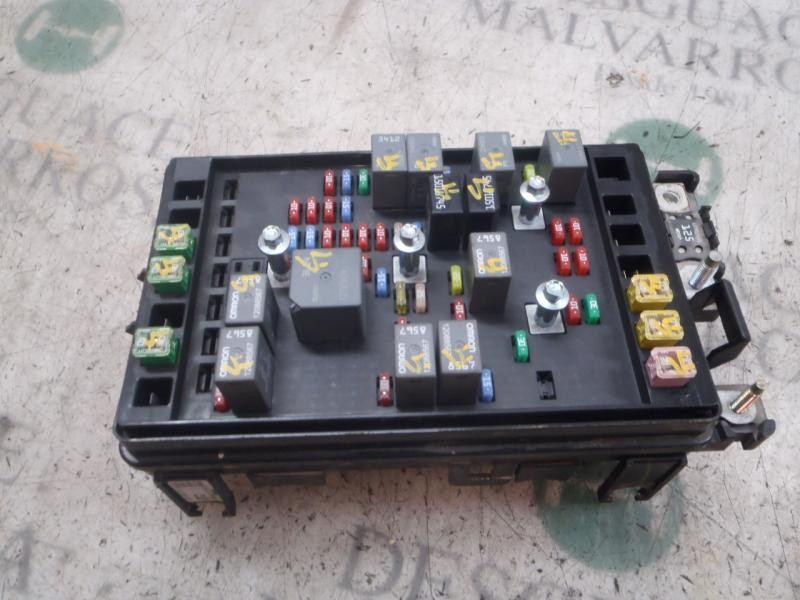Recambio de caja reles / fusibles para gmc chevrolet trail blazer lt referencia OEM IAM 15120876 151208761 34632343