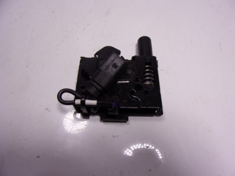 Recambio de cerradura capot para volkswagen taigo 1.0 tsi referencia OEM IAM 8S0823509 8S0823509 