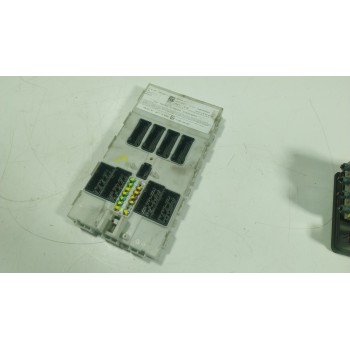 CAJA RELES / FUSIBLES 61355A402E6 61356825528 