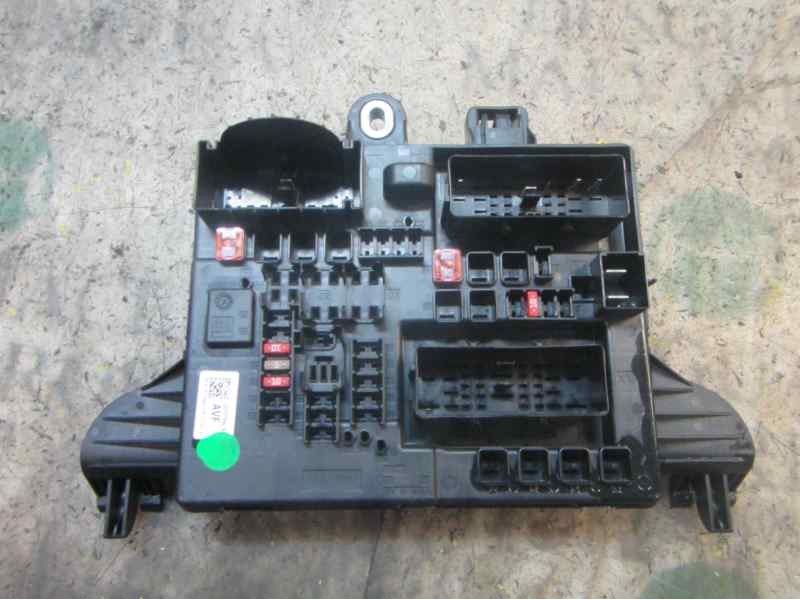 Recambio de caja reles / fusibles para opel insignia berlina excellence referencia OEM IAM 22737764 22737764 
