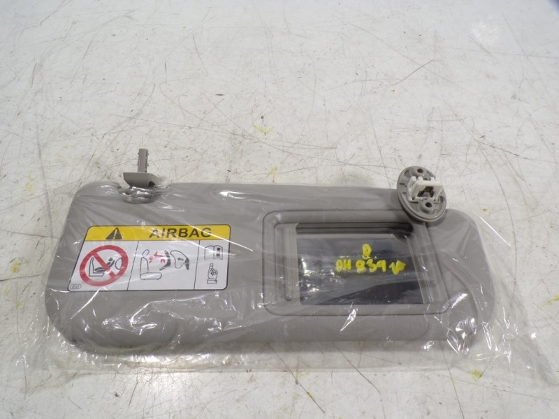 Recambio de parasol derecho para toyota rav4 hybrid 4x2 advance referencia OEM IAM 7431042681B0  