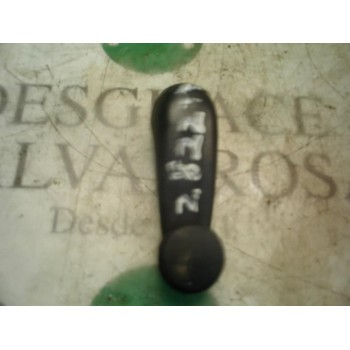 MANETA ELEVALUNAS TRASERA DERECHA 