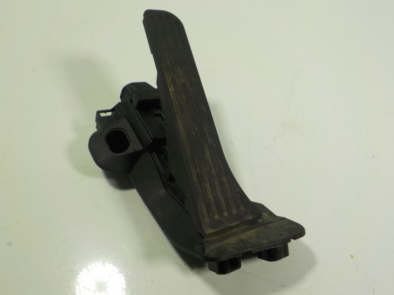 Recambio de potenciometro pedal para audi a3 sportback (8p) 2.0 tdi referencia OEM IAM 1K2721503AJ 011040711 