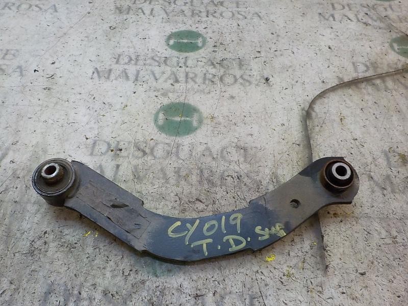 Recambio de brazo suspension superior trasero derecho para dodge caliber crd cat referencia OEM IAM 5105271AA  