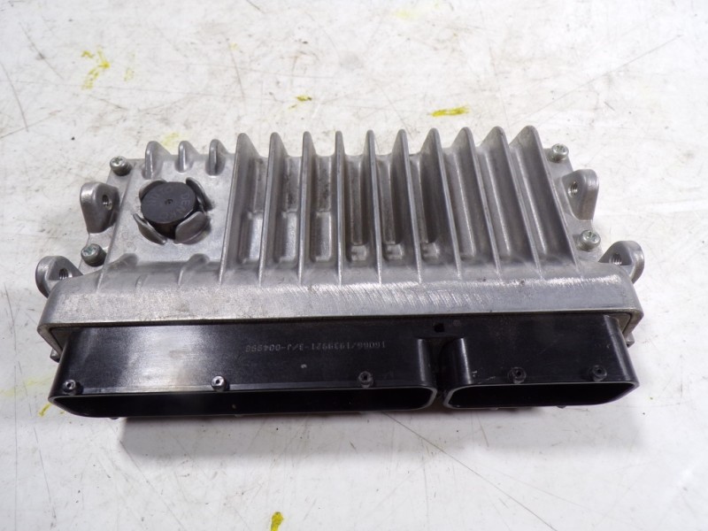 Recambio de centralita motor uce para toyota yaris 1.3 16v cat referencia OEM IAM 896610DK91 896610DK91 MB2762000230