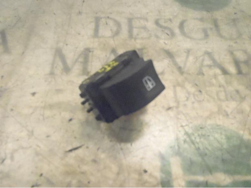 Recambio de mando elevalunas delantero derecho para renault megane iii coupe gt referencia OEM IAM 809600004R  