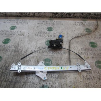 ELEVALUNAS DELANTERO DERECHO 82404B4110 