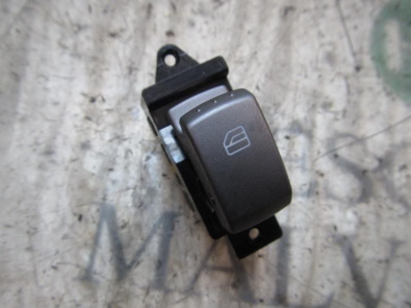 Recambio de mando elevalunas trasero derecho para ssangyong rodius rodius aj/ad2l/ata21 referencia OEM IAM 8584021510HEK  