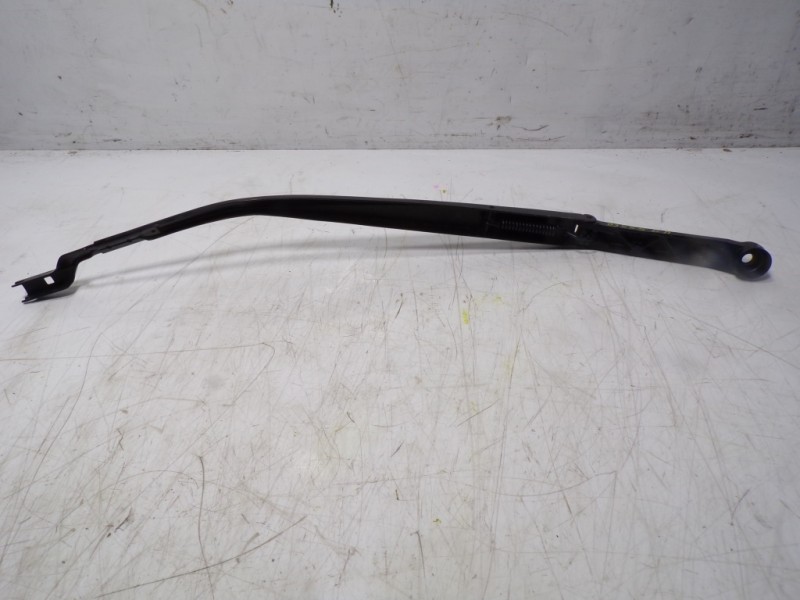 Recambio de brazo limpia delantero derecho para lexus nx 300h 2wd referencia OEM IAM 8521178010  