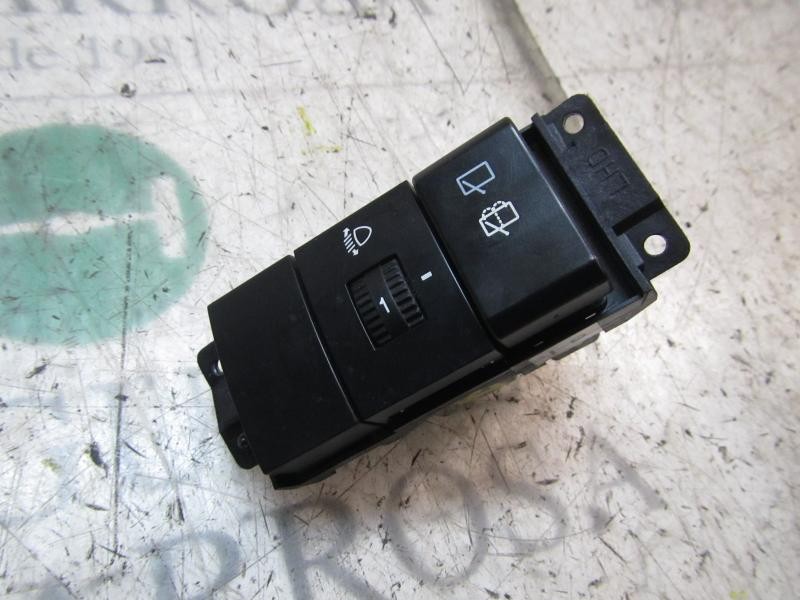 Recambio de modulo electronico para ssangyong rodius rodius aj/ad2l/ata21 referencia OEM IAM 8136021010  