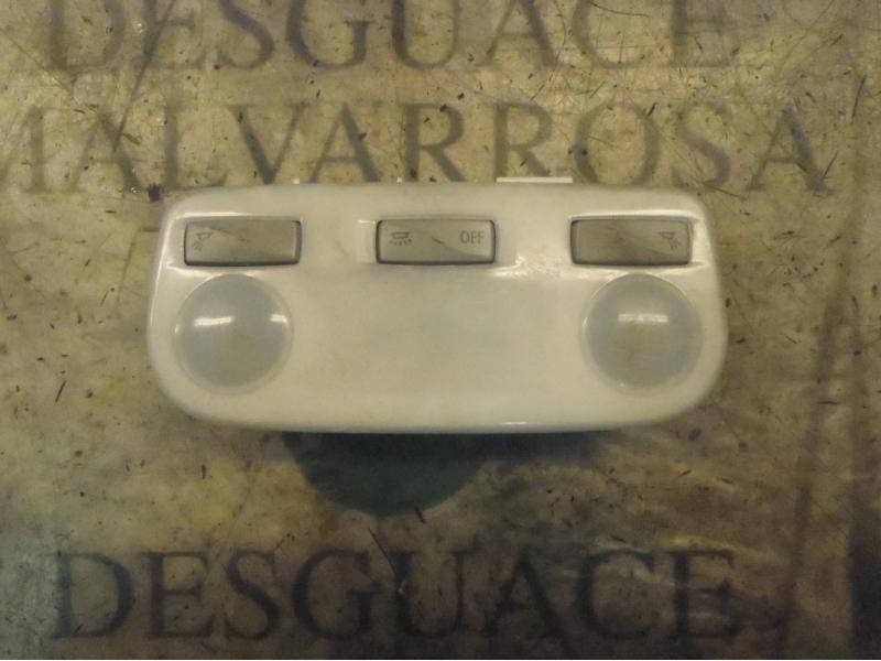 Recambio de piloto interior para renault megane iii coupe gt referencia OEM IAM 264300008R  