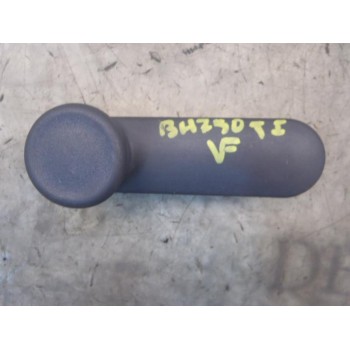 MANETA ELEVALUNAS TRASERA IZQUIERDA 