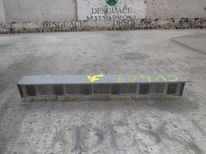 Recambio de piloto trasero central para toyota verso 2.0 d-4d cat referencia OEM IAM 8157005100  