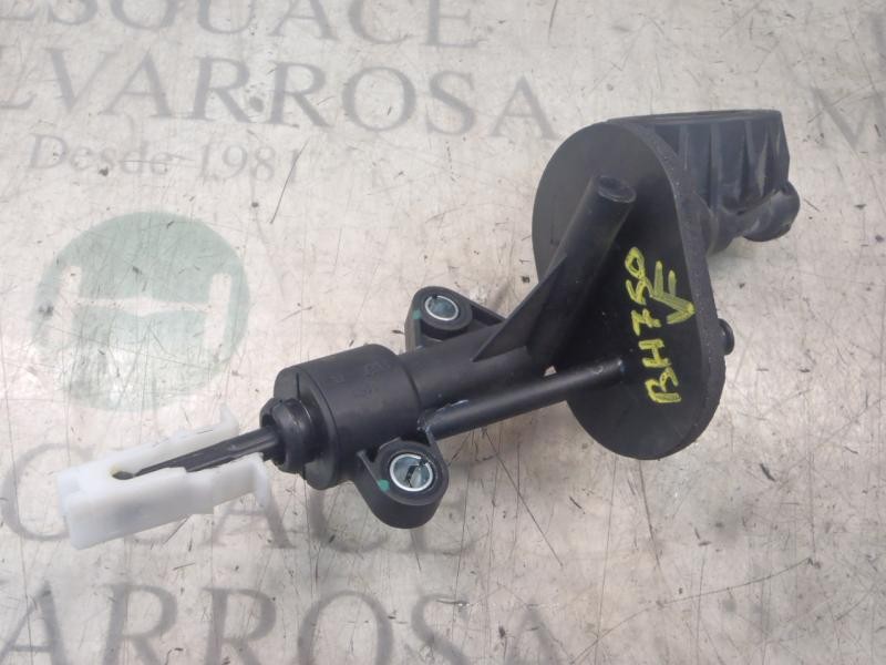 Recambio de bomba embrague para opel corsa d 1.3 16v cdti referencia OEM IAM   