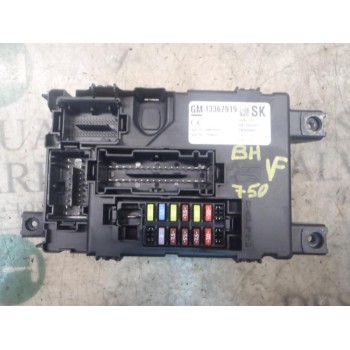 CAJA RELES / FUSIBLES 