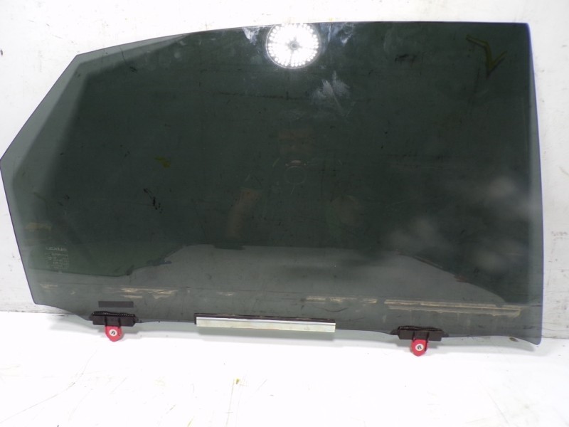 Recambio de cristal puerta trasero derecho para lexus nx 300h 2wd referencia OEM IAM 6810378020  