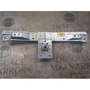 ELEVALUNAS TRASERO DERECHO 