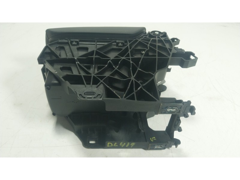 Recambio de apoyabrazos central para seat leon sportstourer (kl8) xcellence referencia OEM IAM  5FA858329 