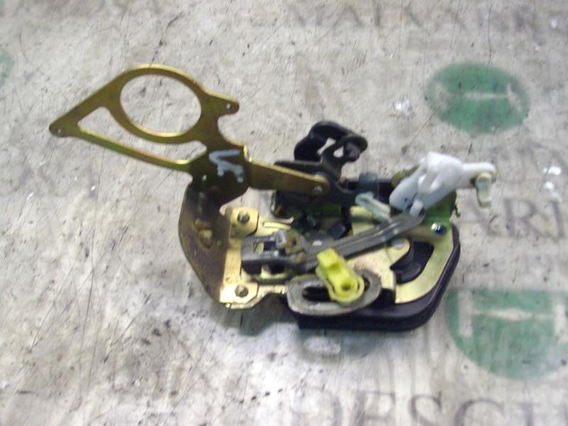 Recambio de cerradura puerta trasera derecha para hyundai matrix (fc) 1.5 crdi 16v gls referencia OEM IAM 8142017101  