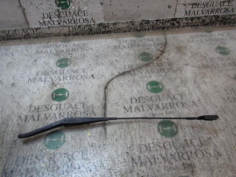 Recambio de brazo limpia delantero derecho para ford fiesta (cb1) titanium referencia OEM IAM 1826839  