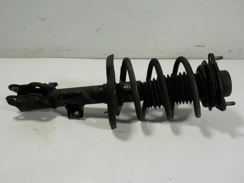 Recambio de amortiguador delantero derecho para hyundai i40 1.7 crdi cat referencia OEM IAM 546613Z330 546613Z330 