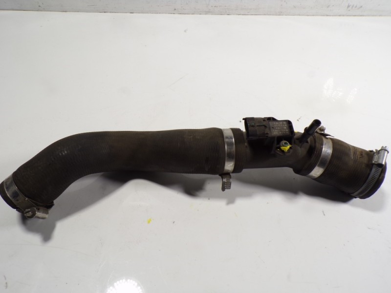 Recambio de tubo intercooler para ford ecosport titanium s referencia OEM IAM 1941256  