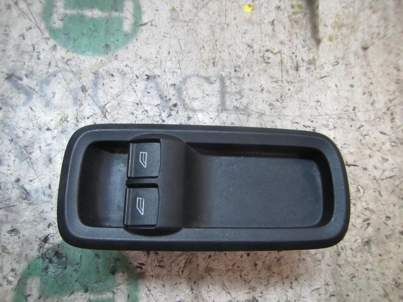 Recambio de mando elevalunas delantero izquierdo para ford fiesta (cb1) titanium referencia OEM IAM 1547736  