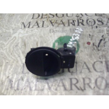 MANETA INTERIOR DELANTERA DERECHA 