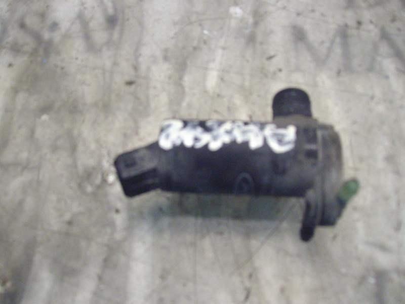 Recambio de bomba limpia para ford fiesta (cbk) ghia referencia OEM IAM   