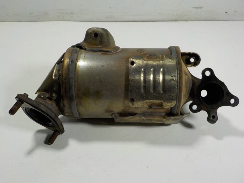 Recambio de catalizador para hyundai i40 1.7 crdi cat referencia OEM IAM 289902A760 CF2A760IJC 