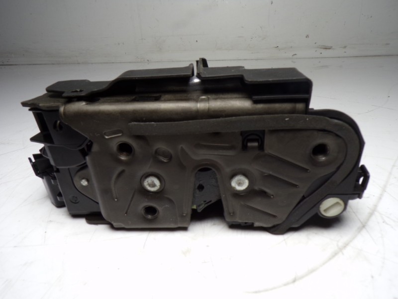 Recambio de cerradura puerta trasera izquierda para volkswagen t-roc 1.5 16v tsi act referencia OEM IAM 5TA839015E 5TA839015E 